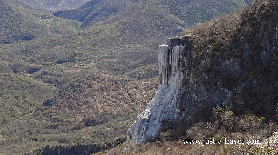 Kamienny wodospad w Hierve el Agua